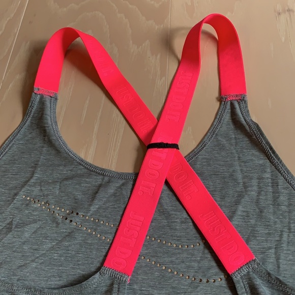 Nike loose fit workout tank top - Size Small - Picture 5 of 7